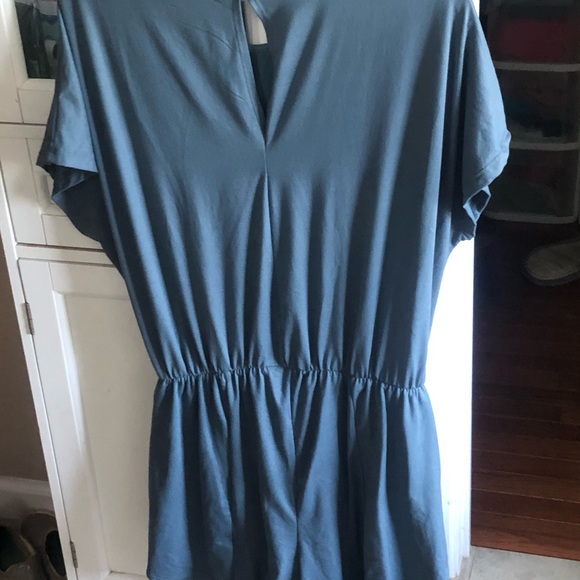 Really cute bluegrey romper. Never worn - Picture 2 of 3